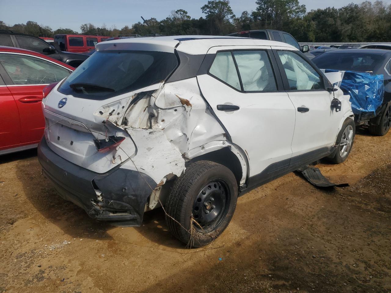 2020 Nissan Kicks S - Фото 3