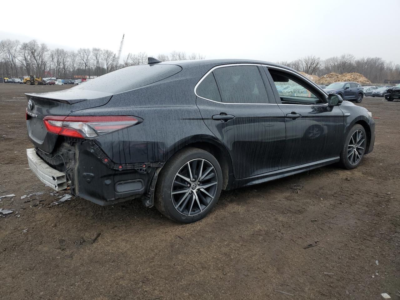2021 Toyota Camry Se - Image 3