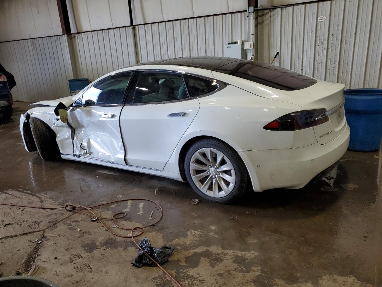 2017 Tesla Model S - Image 2