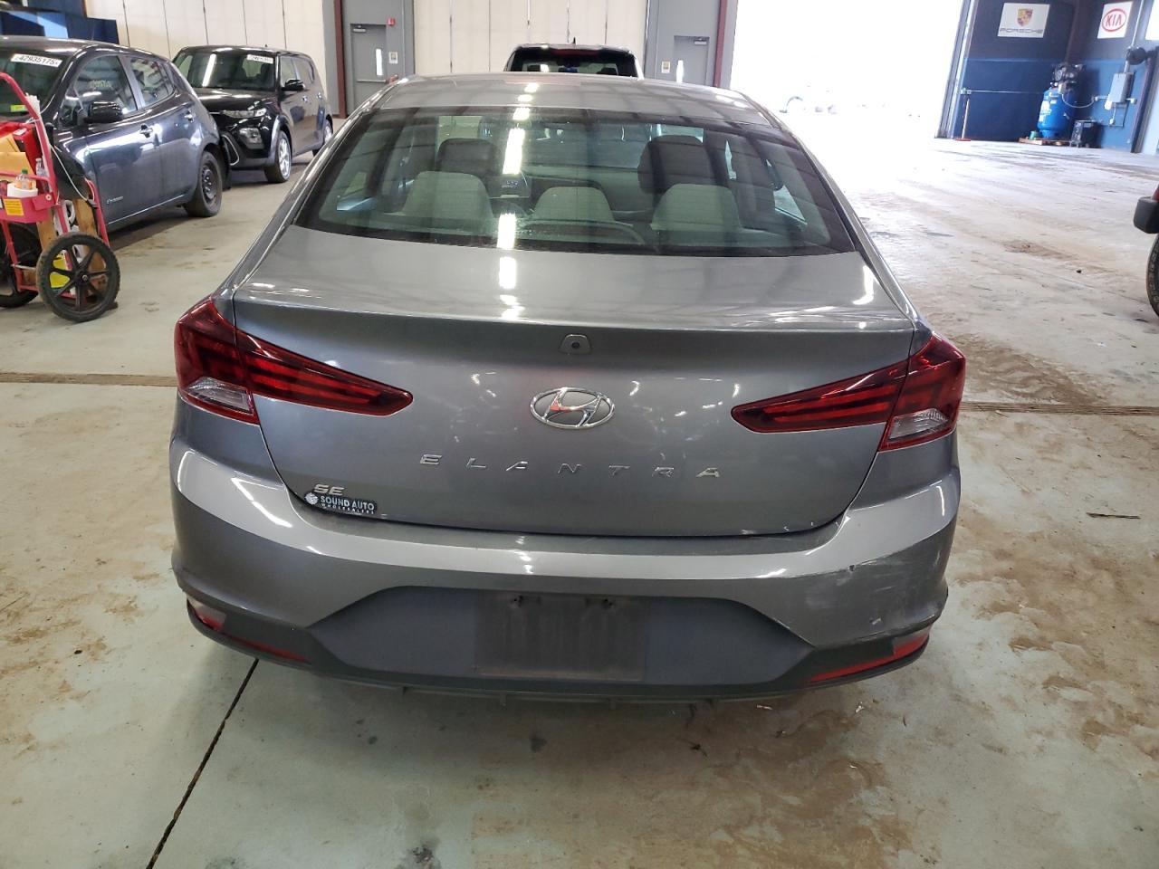 2019 Hyundai Elantra Se - Фото 6