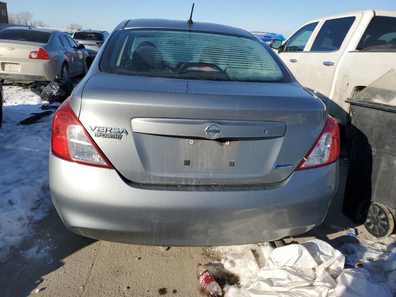2012 Nissan Versa S - Фото 6