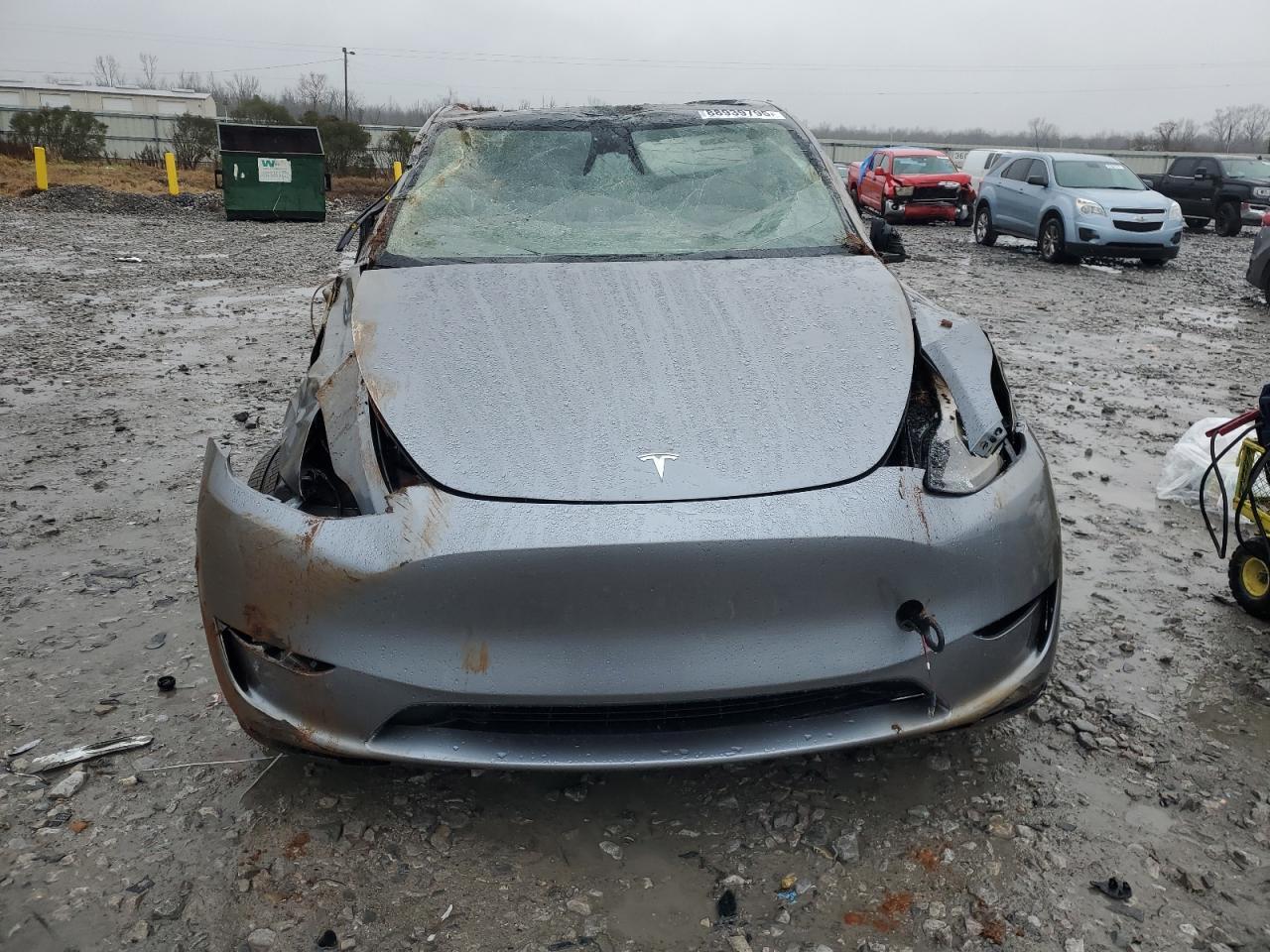 2025 Tesla Model Y - Image 5