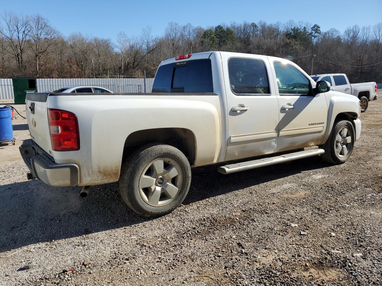 2011 Chevrolet Silverado C1500 Ltz - Image 3
