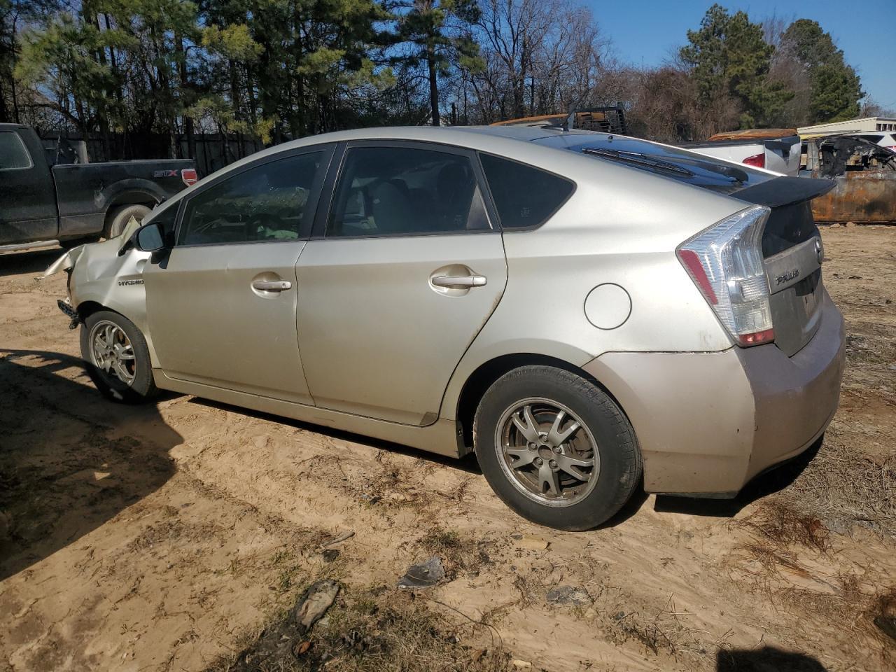 2010 Toyota Prius - Image 2