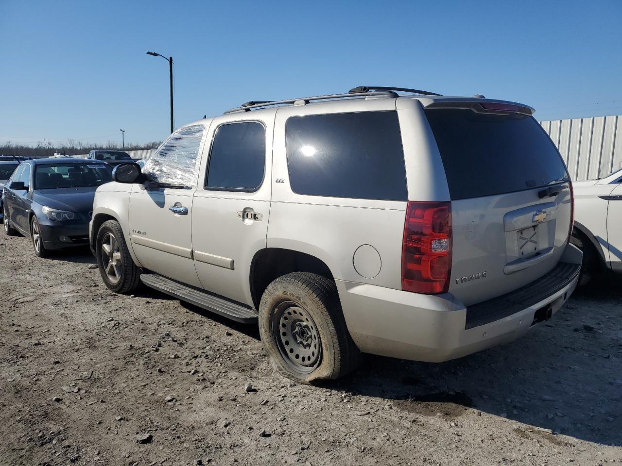 2008 Chevrolet Tahoe C1500 - Фото 2
