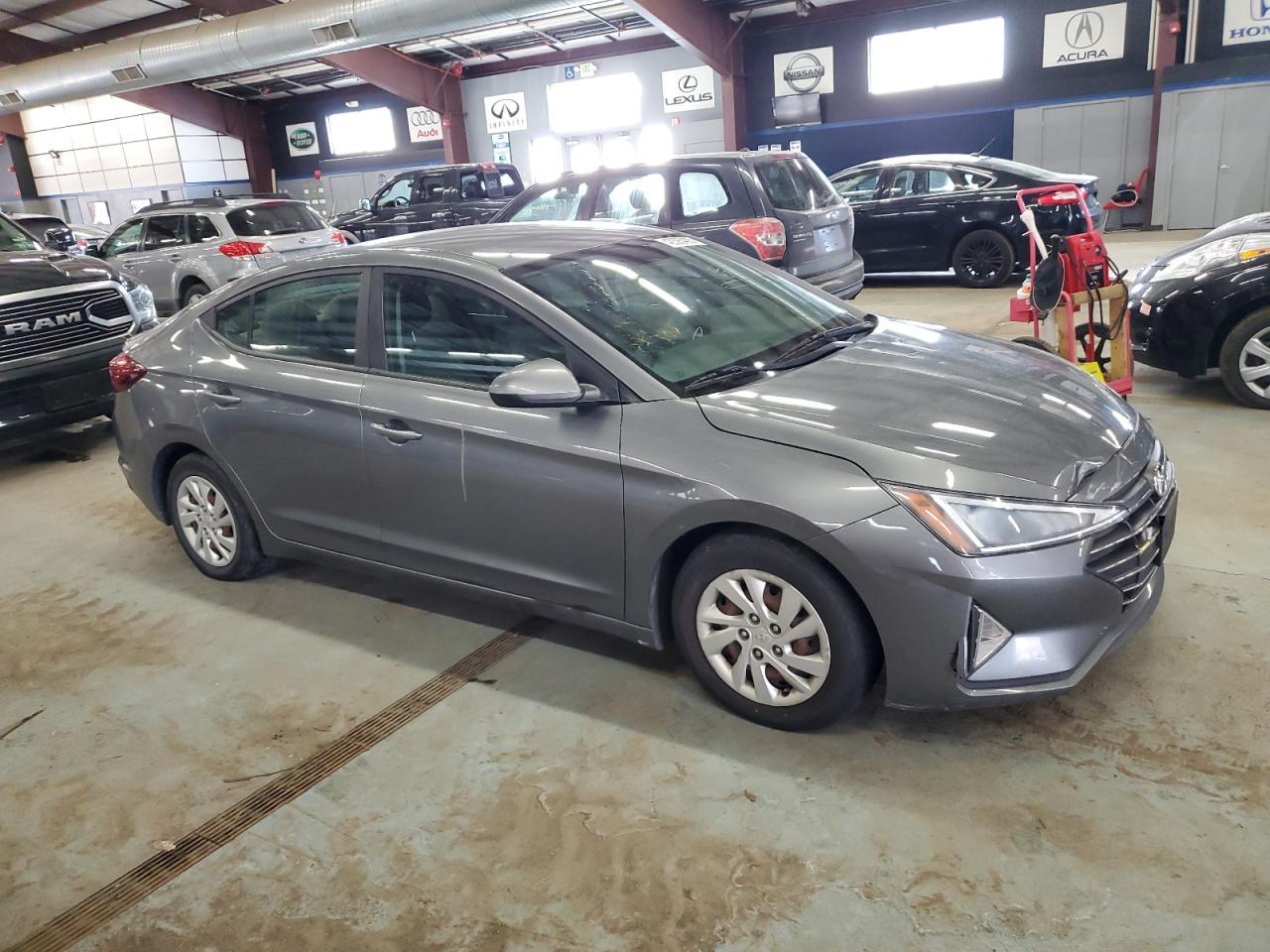 2019 Hyundai Elantra Se - Фото 4