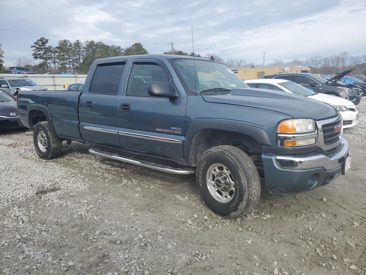 2007 GMC Sierra K2500 Heavy Duty - Image 4
