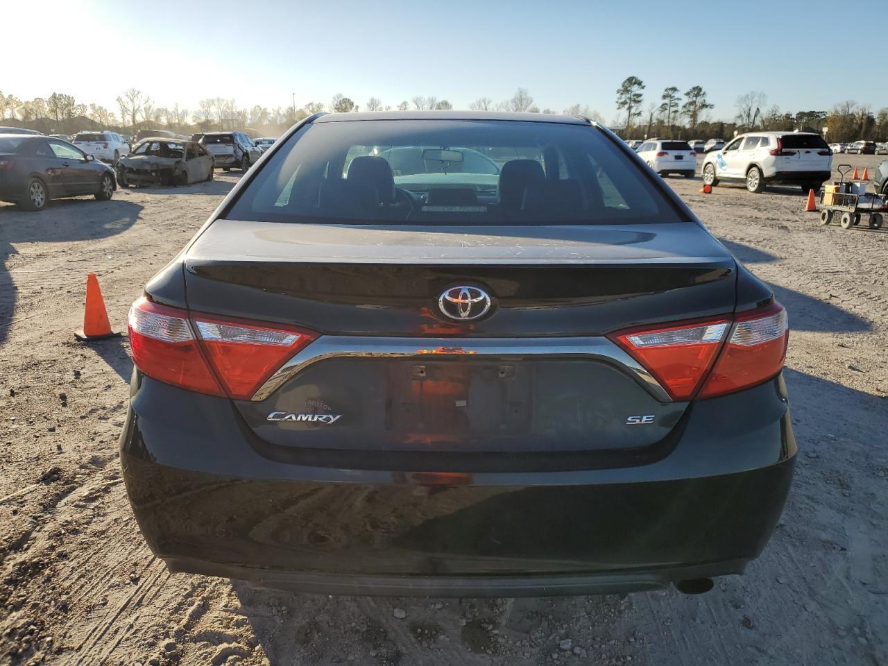 2015 Toyota Camry Le - Фото 6