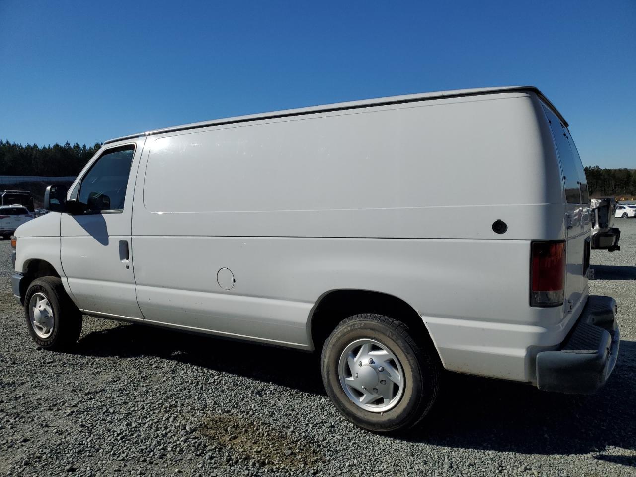2012 Ford Econoline E150 Van - Фото 2