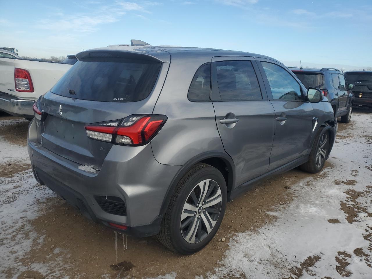 2020 Mitsubishi Outlander Sport Es - Фото 3