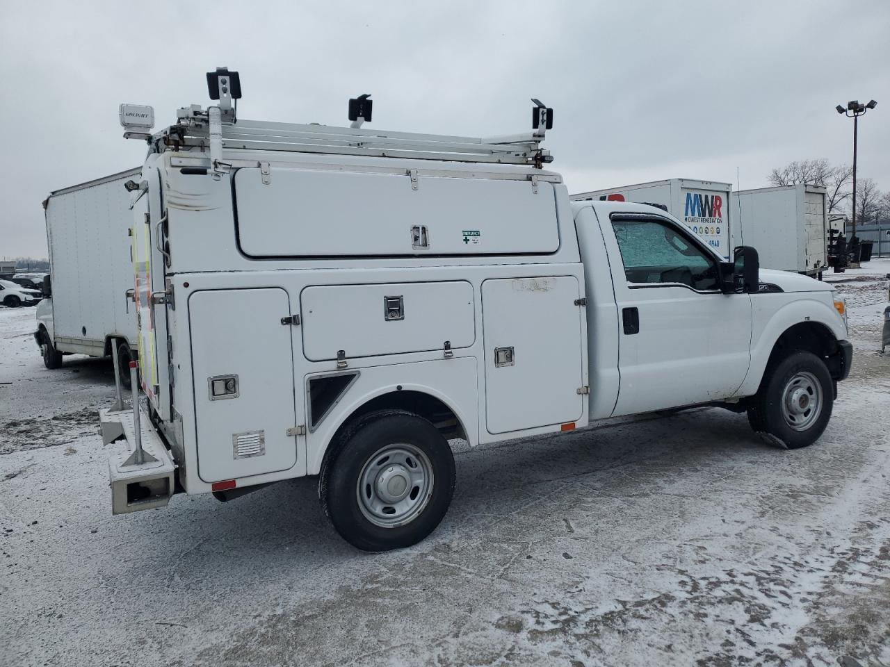 2013 Ford F350 Super Duty - Фото 3