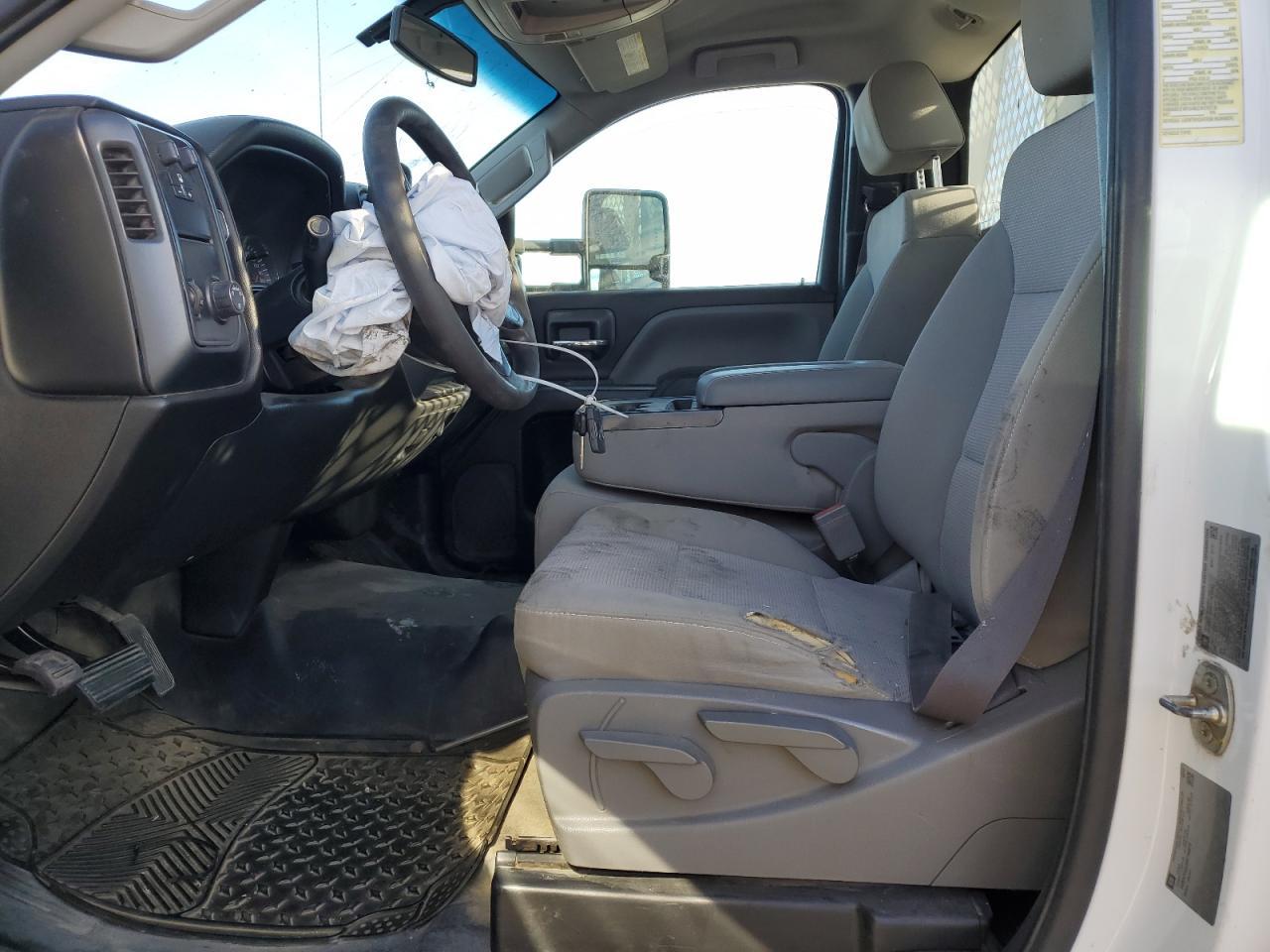 2017 Chevrolet Silverado C3500 - Фото 7