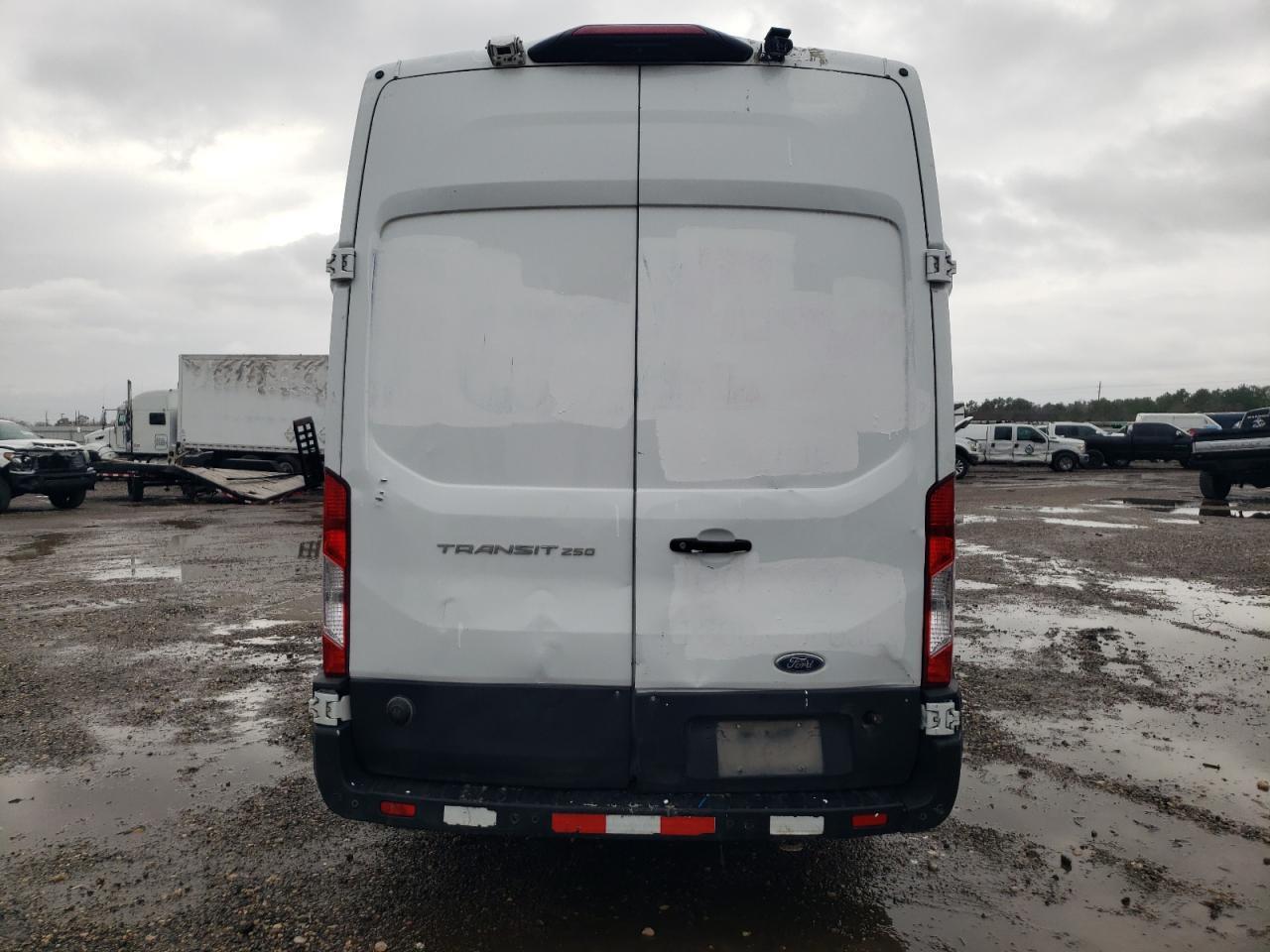 2020 Ford Transit T-250 - Фото 6