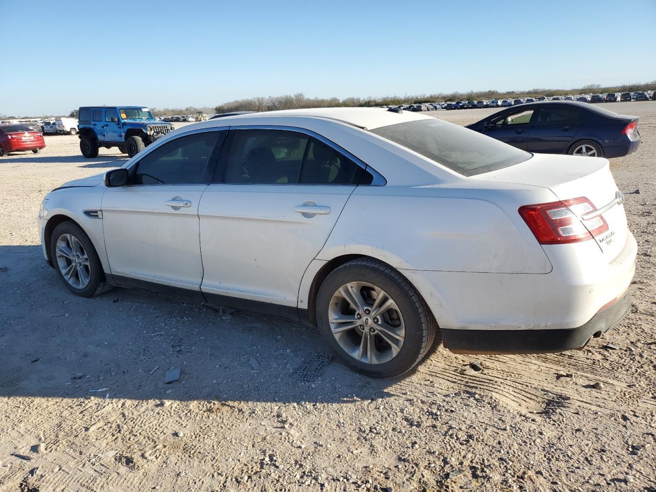 2015 Ford Taurus Sel - Image 2