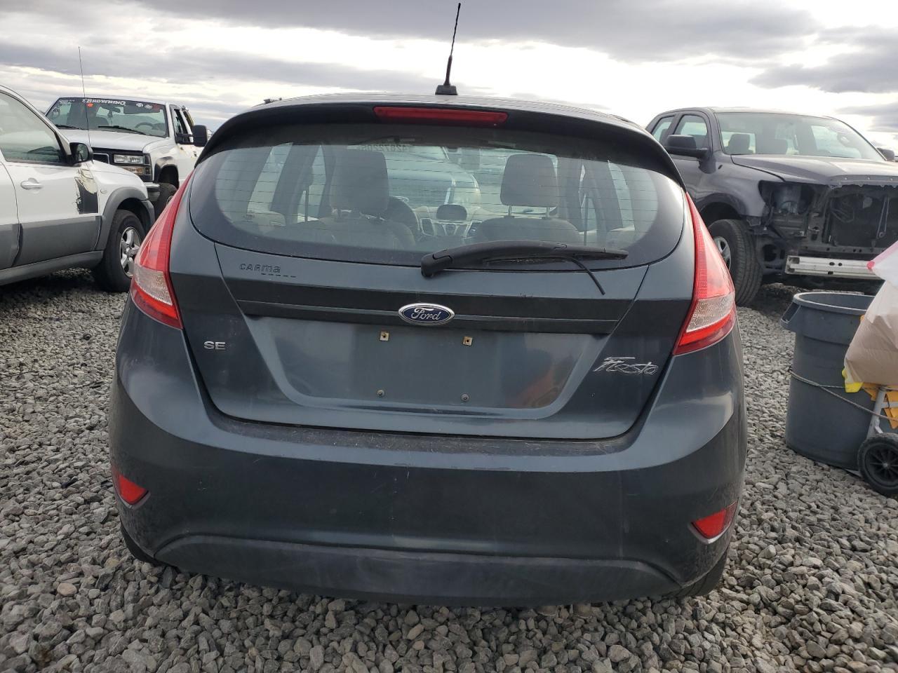 2011 Ford Fiesta Se - Фото 6