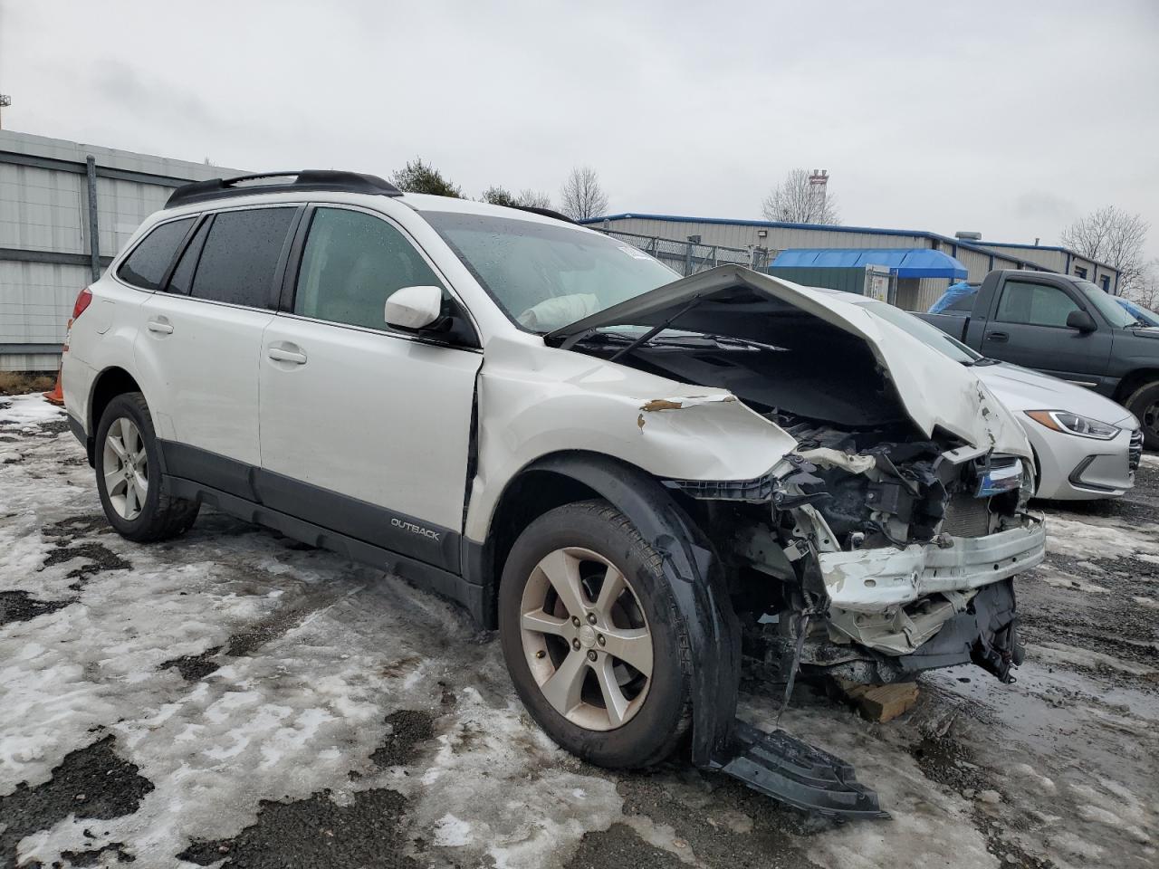 2013 Subaru Outback Li - Фото 4