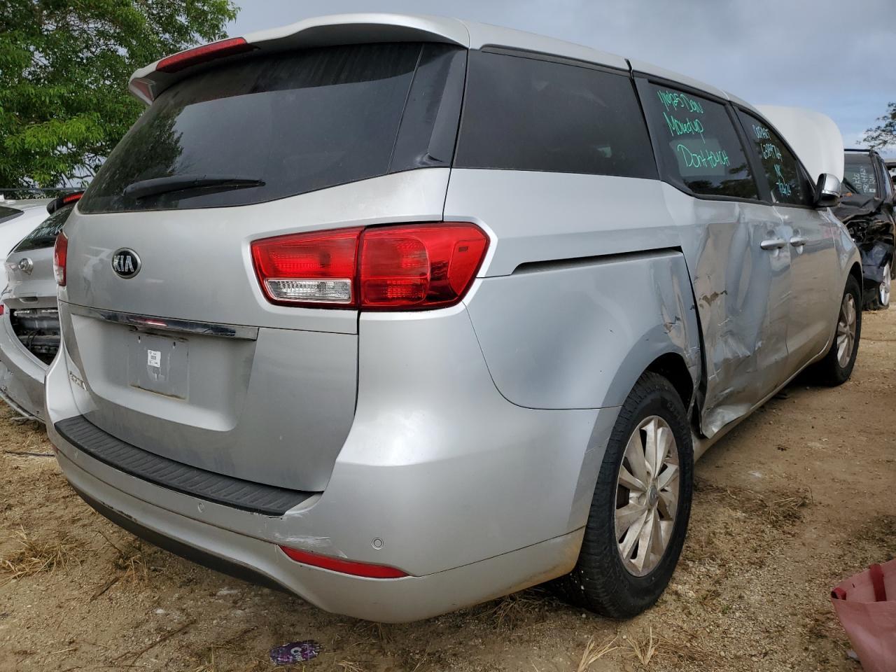 2018 Kia Sedona L - Фото 3