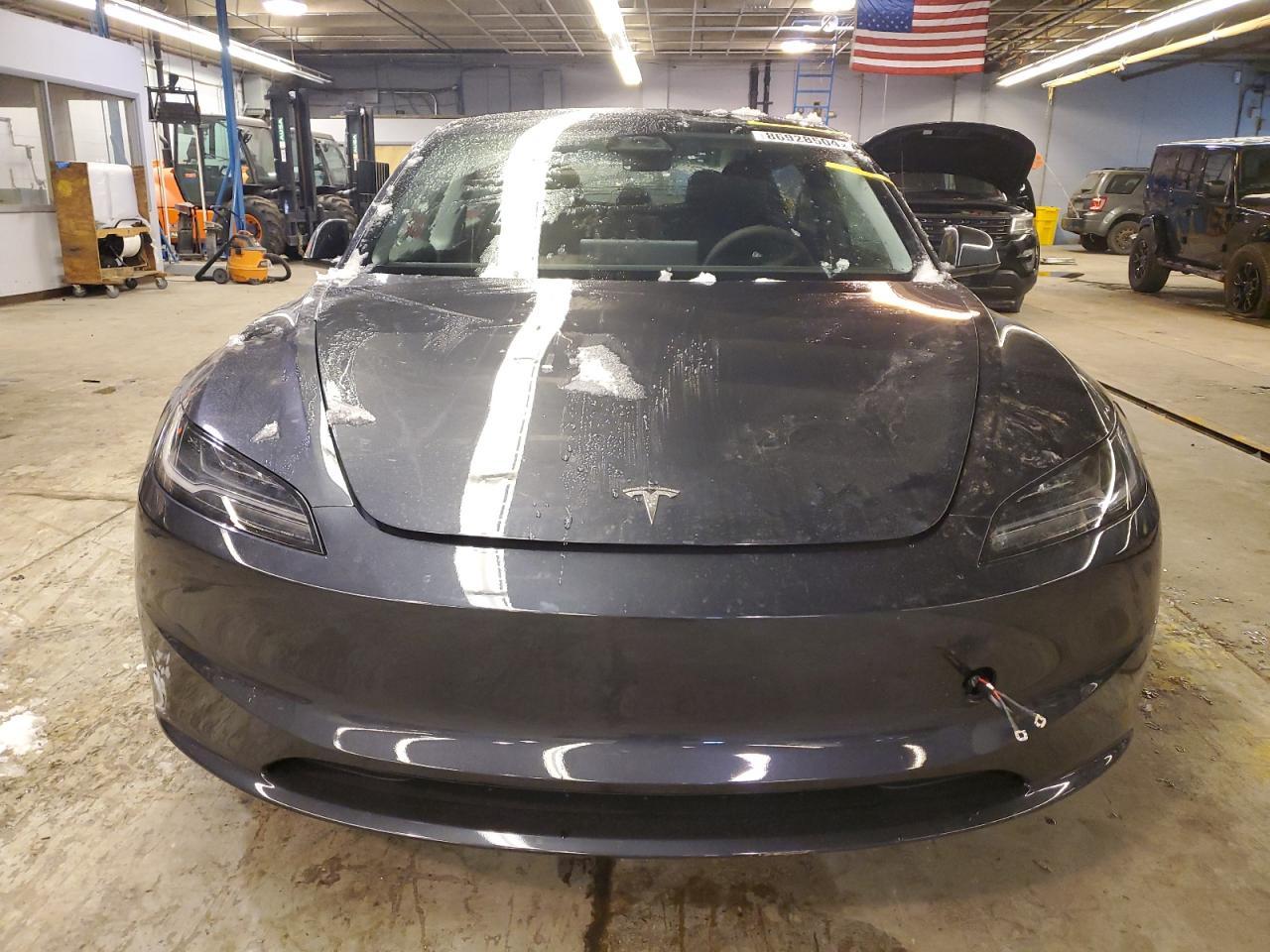 2024 Tesla Model 3 - Image 5