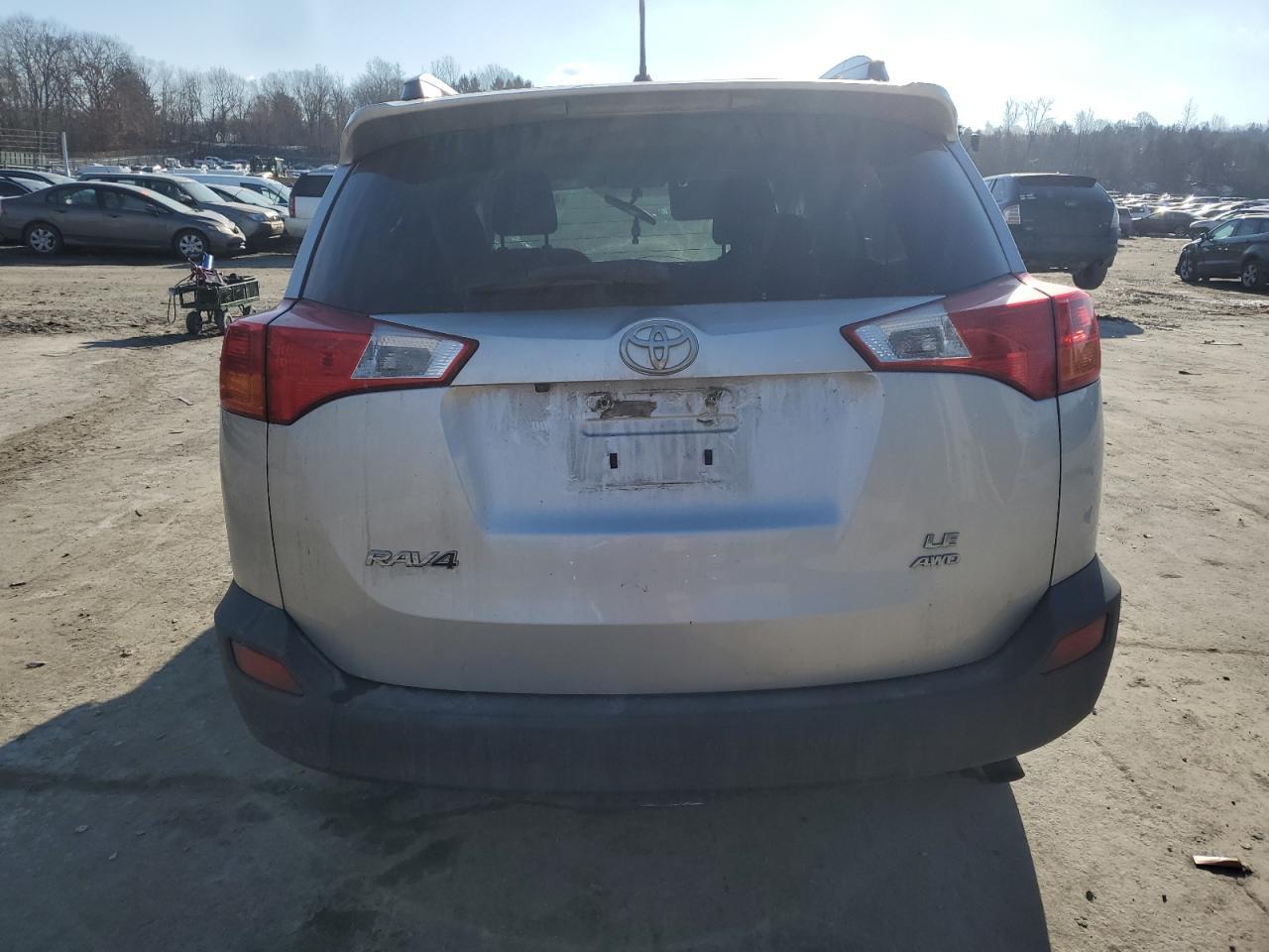 2014 Toyota Rav4 Le - Image 6