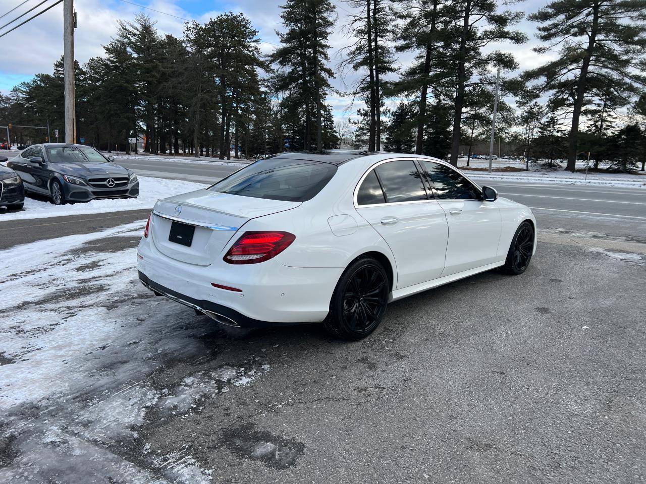 2018 Mercedes-Benz E 300 4Matic - Фото 4