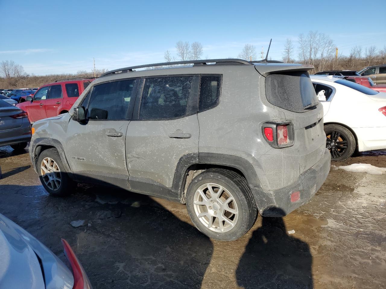 2019 Jeep Renegade Latitude - Image 2