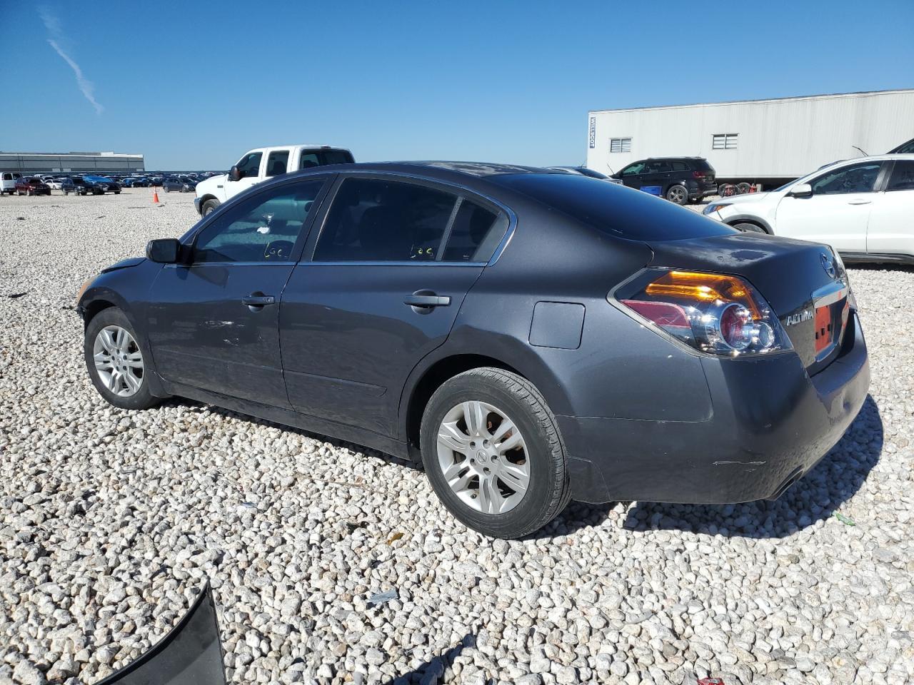2010 Nissan Altima Base - Image 2