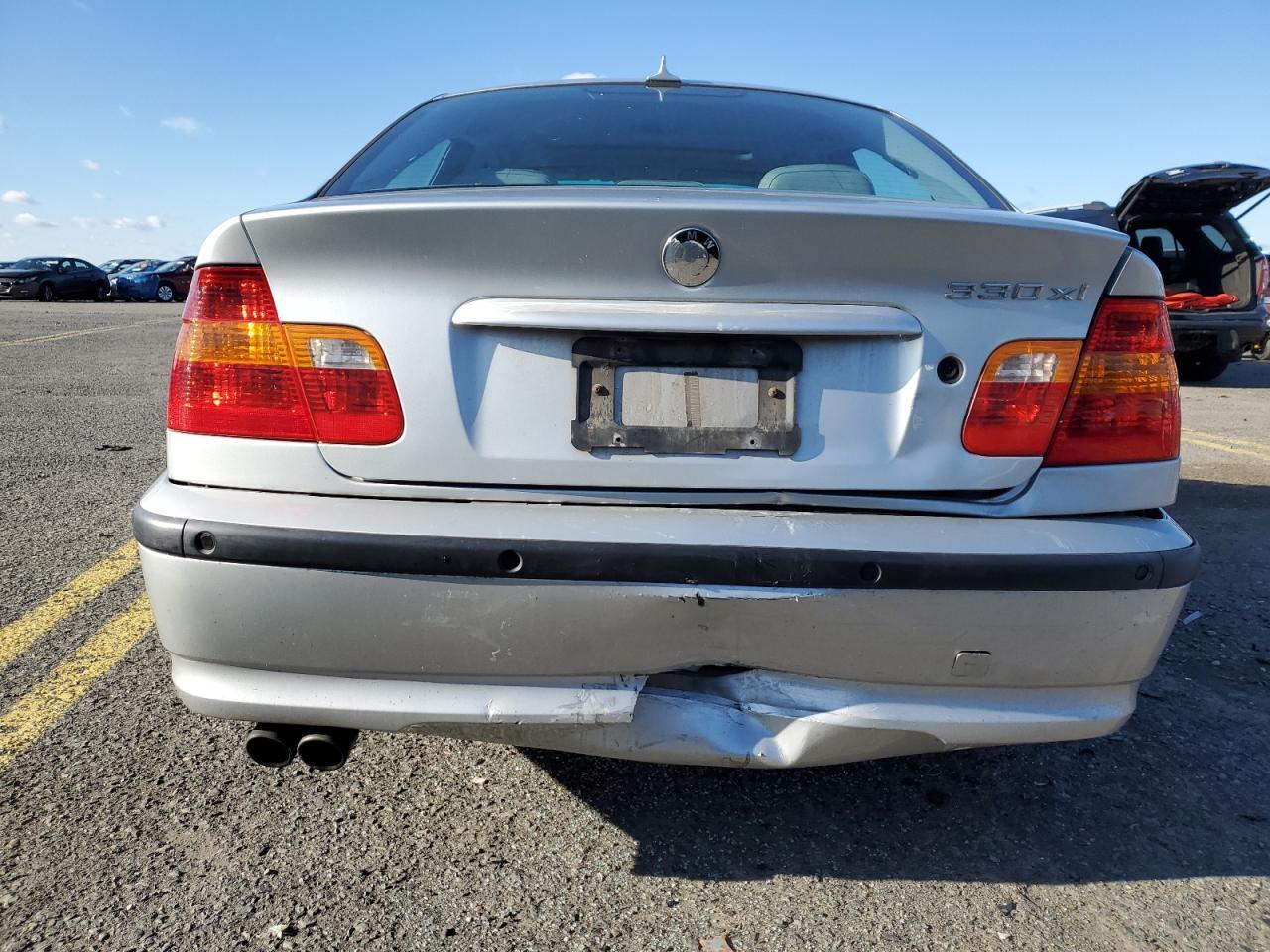 2005 BMW 330 Xi - Image 6