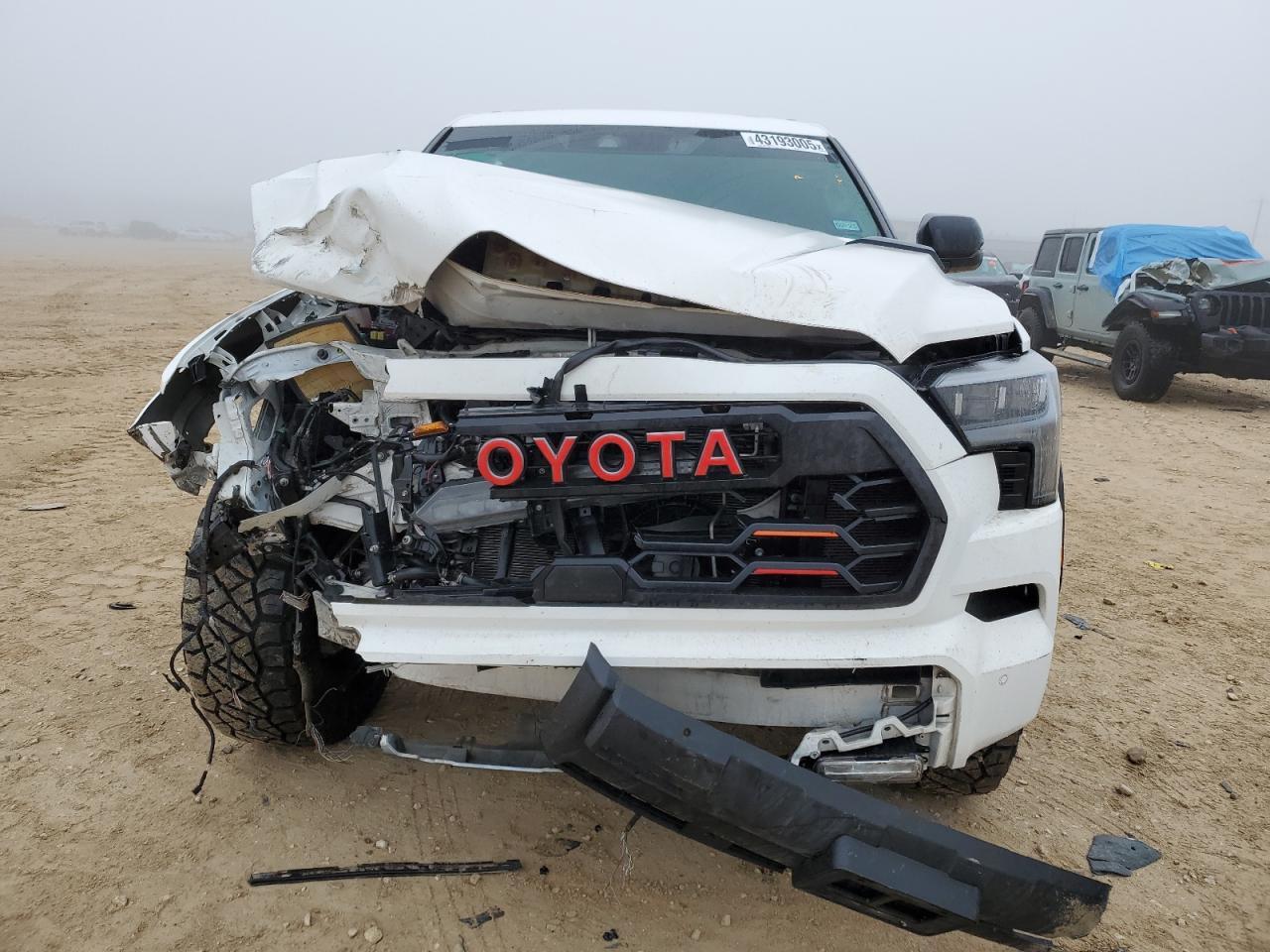 2023 Toyota Sequoia Sr5 - Image 5