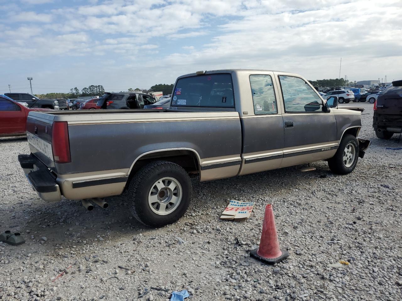 1992 Chevrolet Gmt-400 C1500 - Фото 3