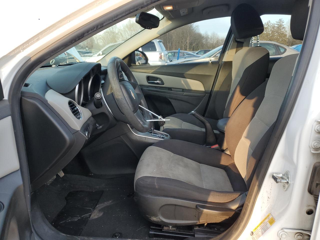 2015 Chevrolet Cruze Ls - Фото 7