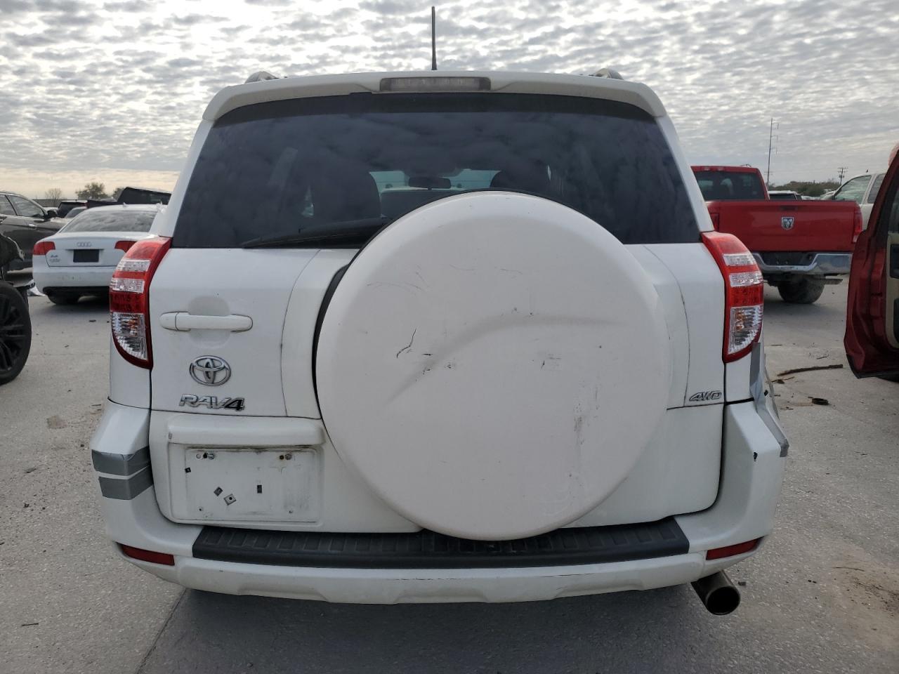 2011 Toyota Rav4 - Image 6