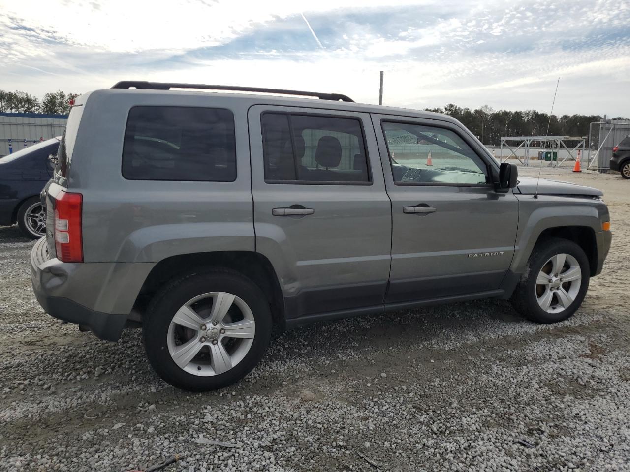 2014 Jeep Patriot Latitude - Image 3