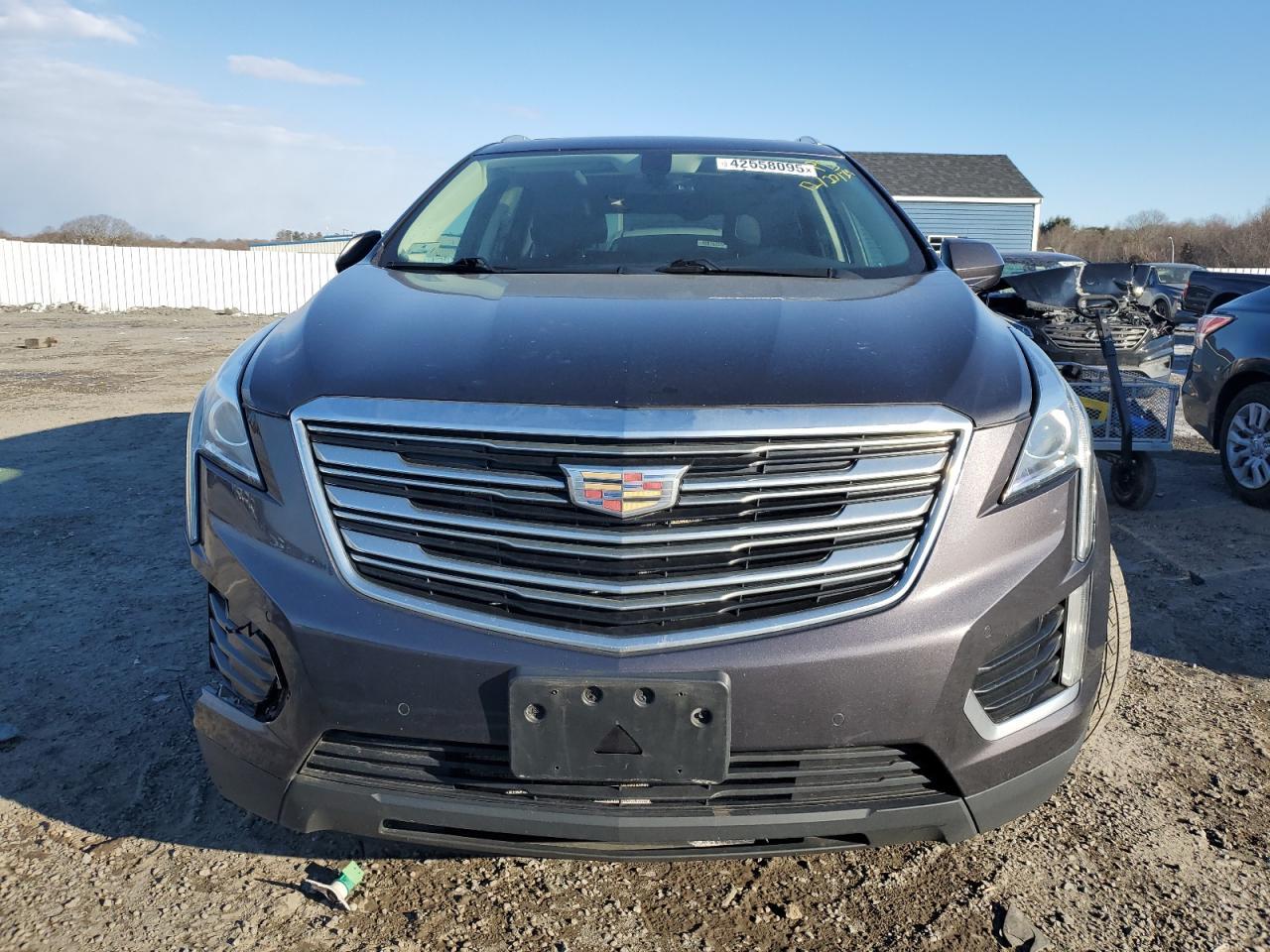 2017 Cadillac Xt5 Luxury - Image 5