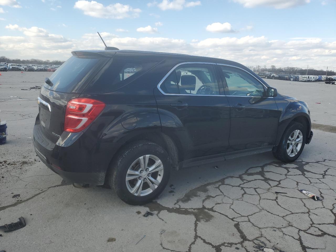 2016 Chevrolet Equinox Ls - Image 3