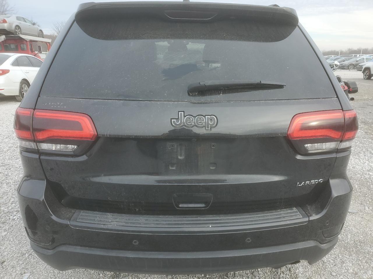 2016 Jeep Grand Cherokee Laredo - Image 6