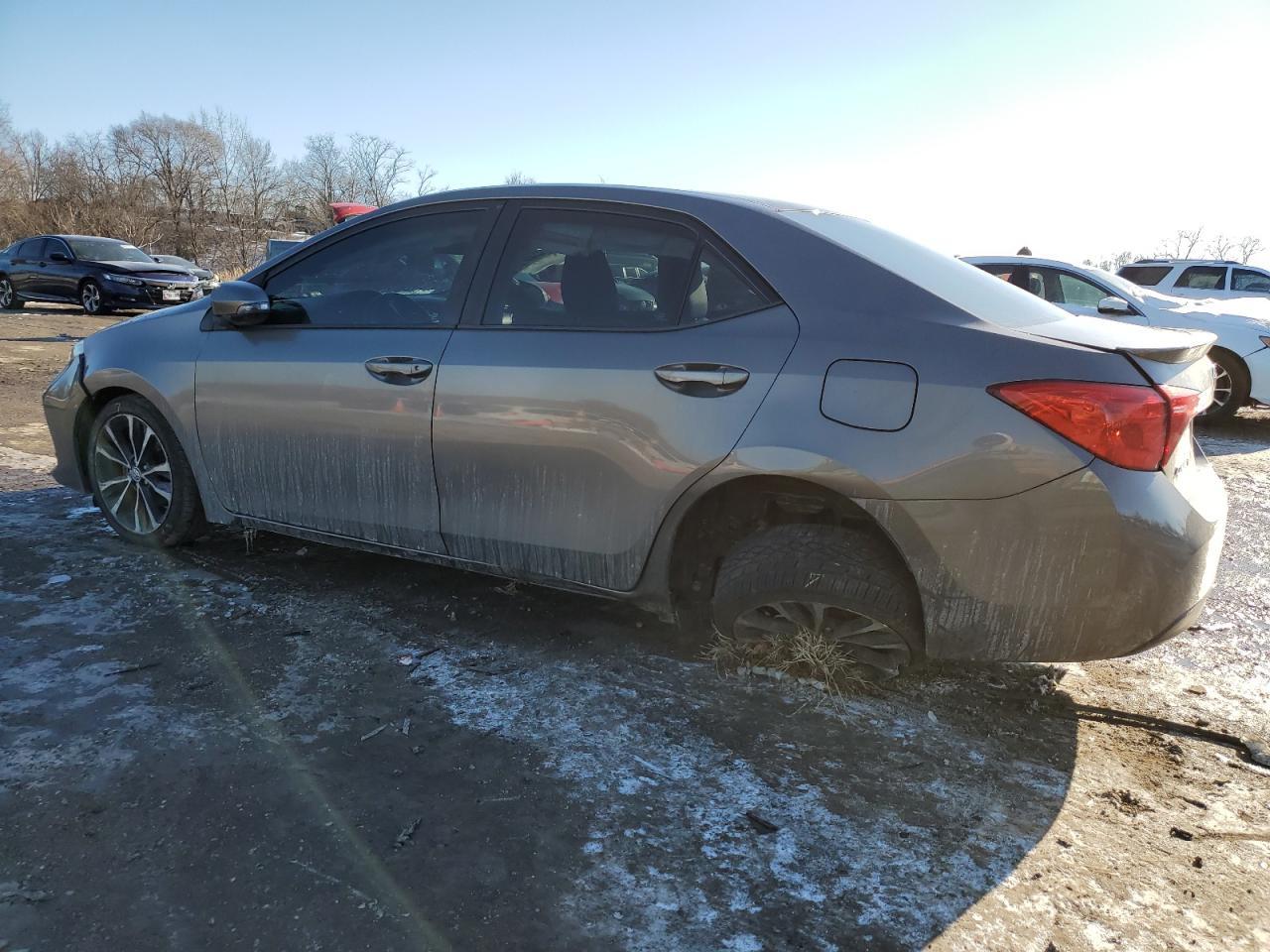 2017 Toyota Corolla L - Фото 2