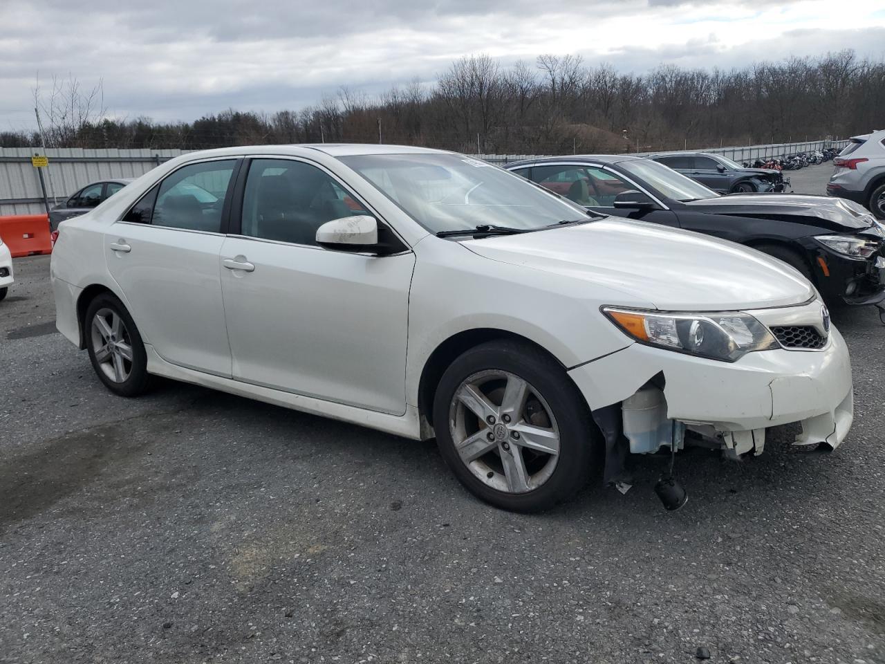 2014 Toyota Camry L - Image 4