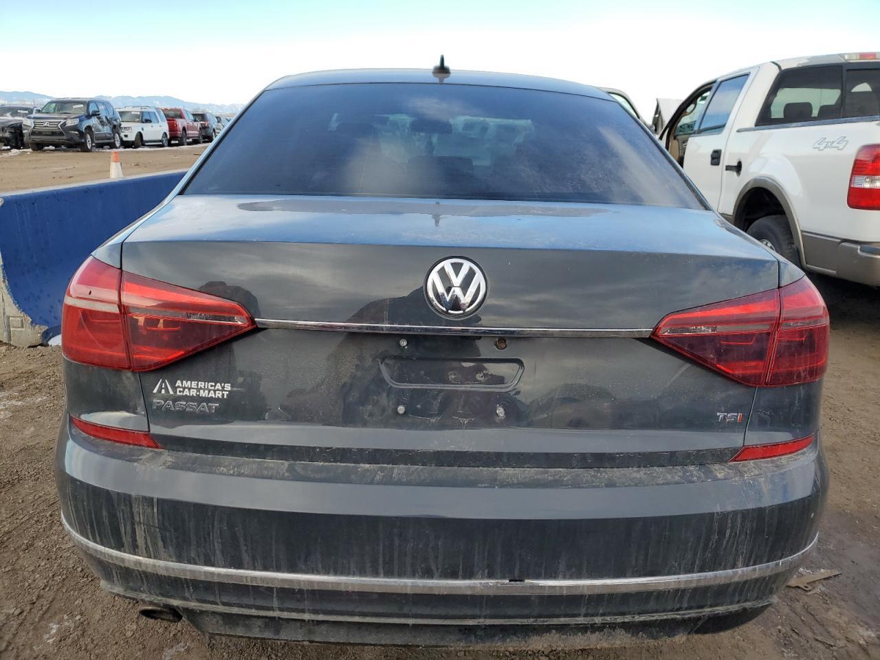 2017 Volkswagen Passat R-Line - Image 6