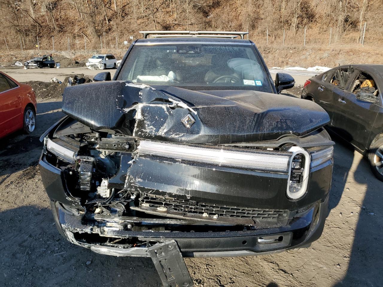 2025 Rivian R1S Adventure - Фото 5