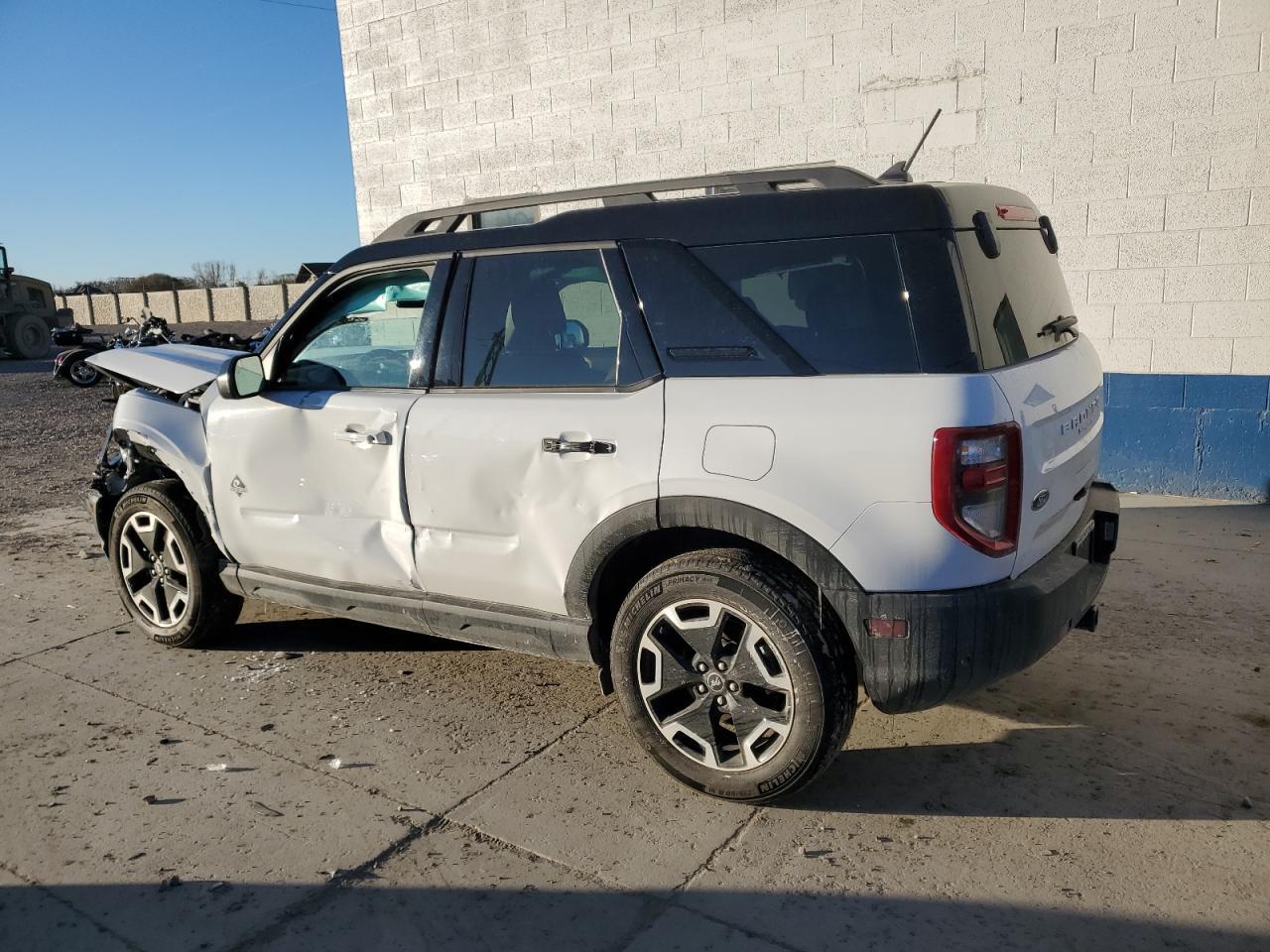2023 Ford Bronco Sport Outer Banks - Фото 2
