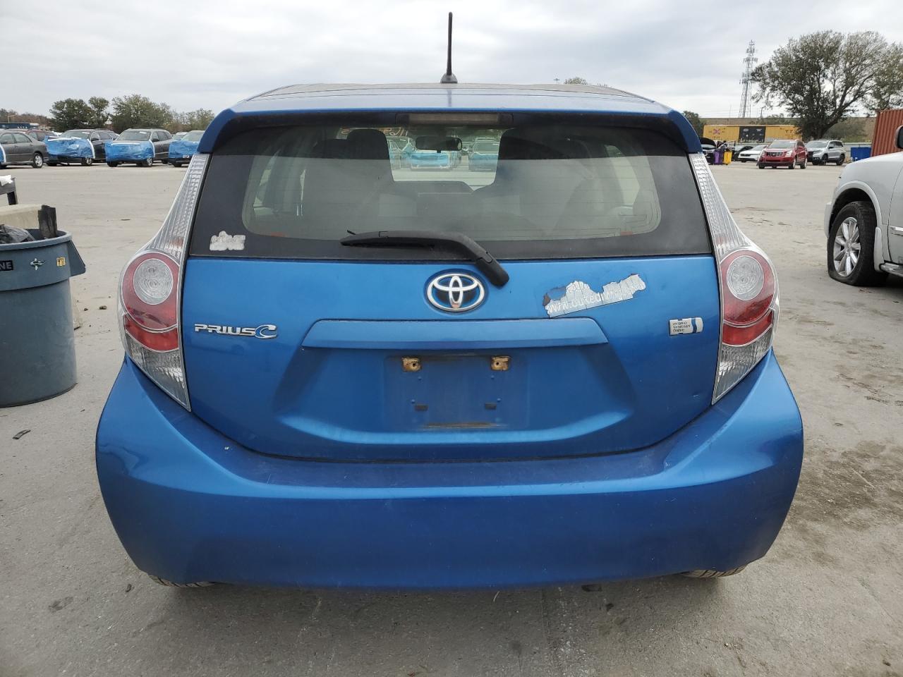 2013 Toyota Prius C - Фото 6