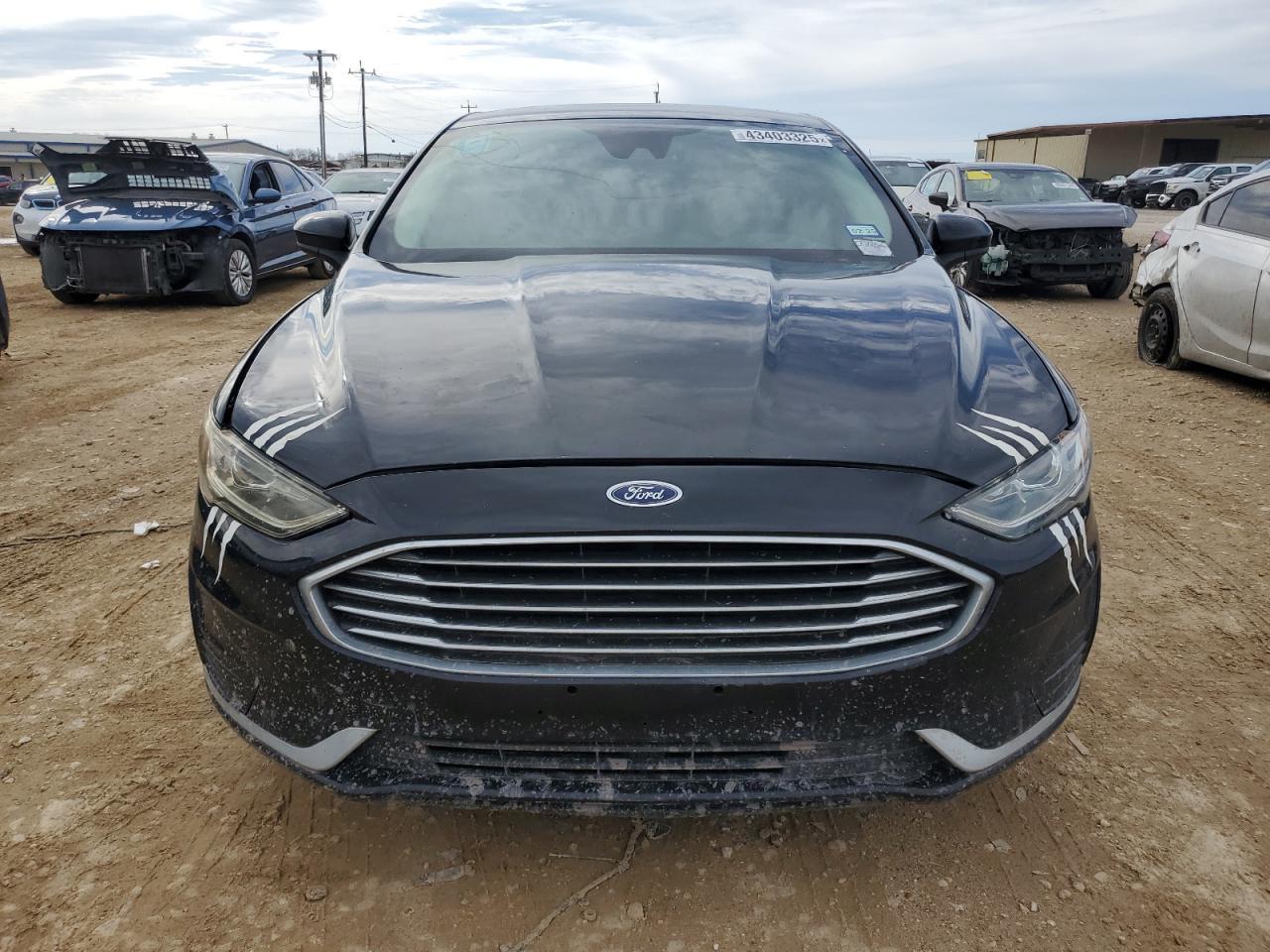 2020 Ford Fusion Se - Фото 5