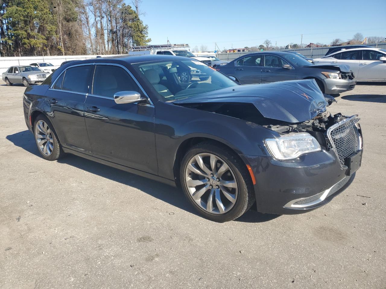 2019 Chrysler 300 Touring - Фото 4