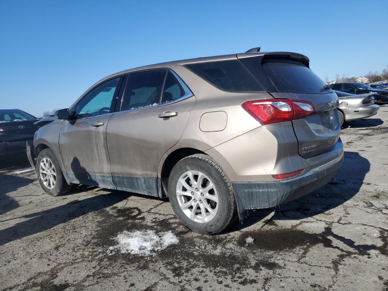 2019 Chevrolet Equinox Ls - Image 2