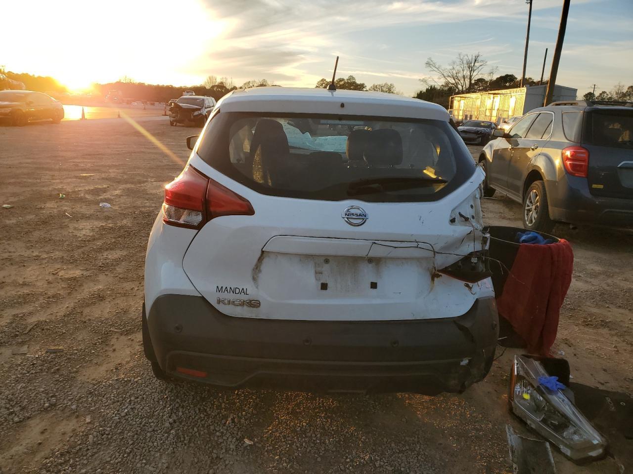 2020 Nissan Kicks S - Фото 6