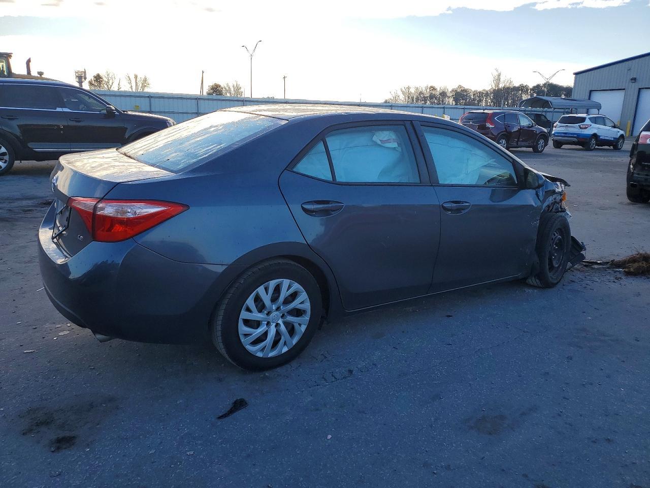 2017 Toyota Corolla L - Фото 3
