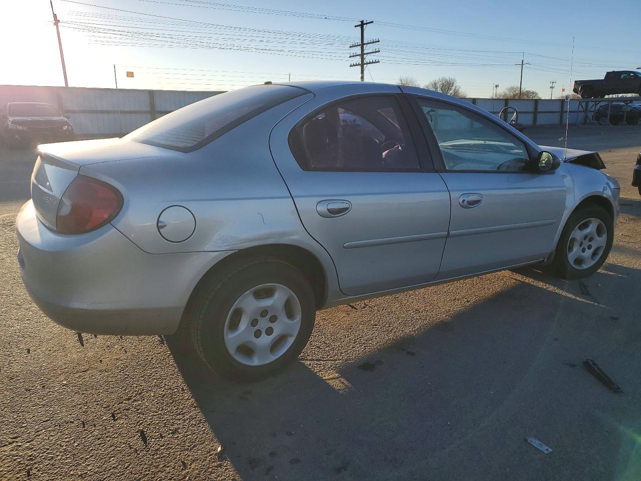 2002 Dodge Neon - Фото 3