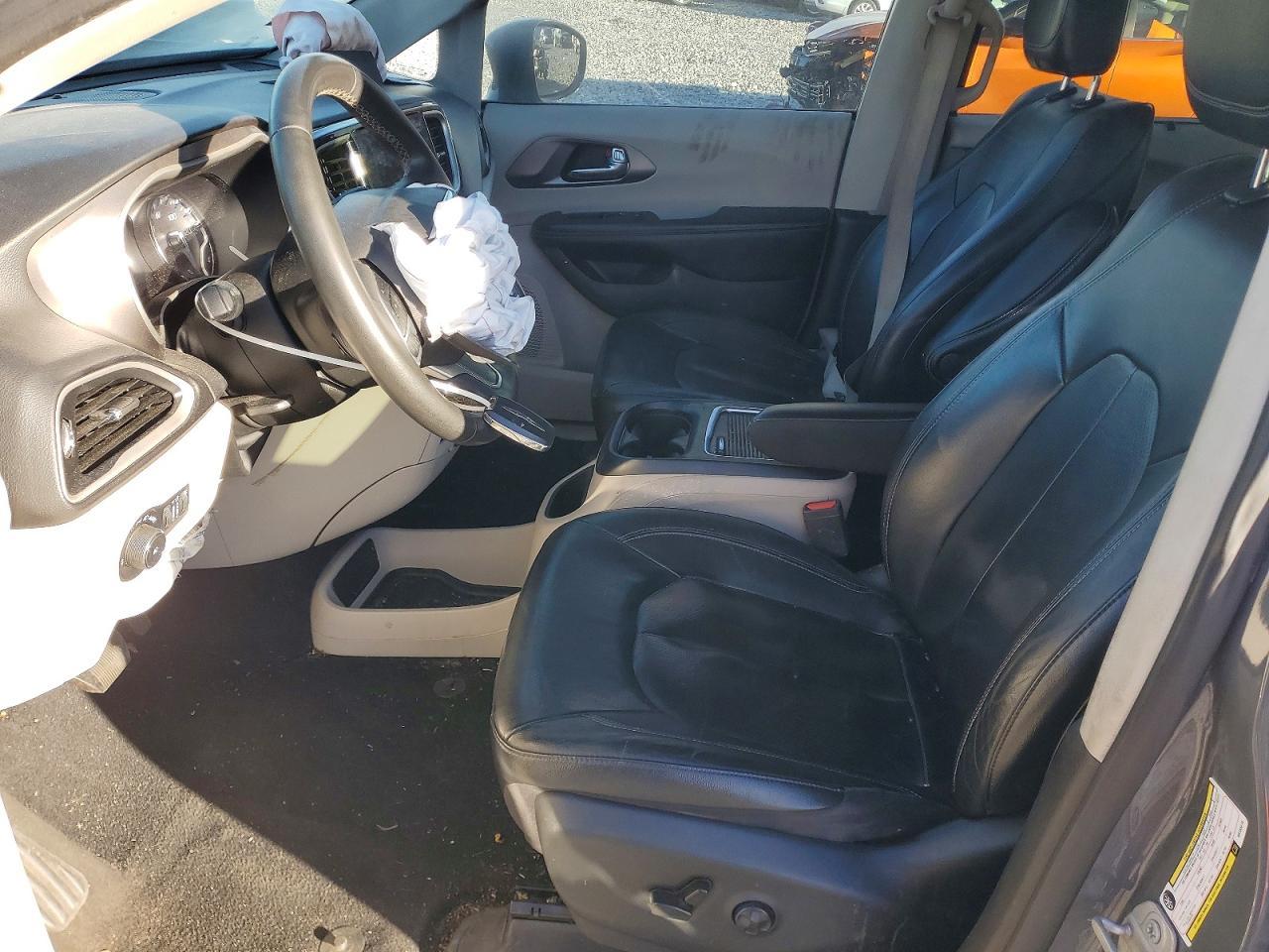 2022 Chrysler Pacifica Touring L - Фото 7