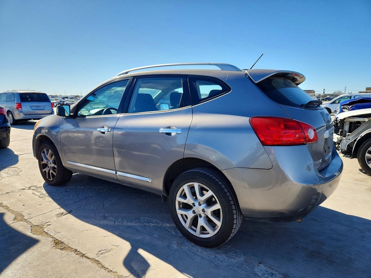 2015 Nissan Rogue Select S - Фото 2