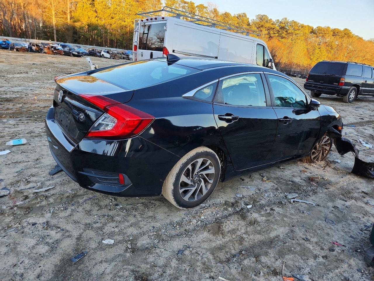 2017 Honda Civic Ex - Фото 3